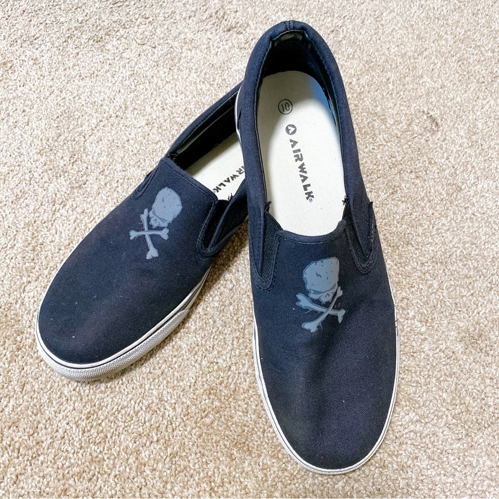 Airwalk Black Canvas Slip-Ons with Skull Motif No Box
